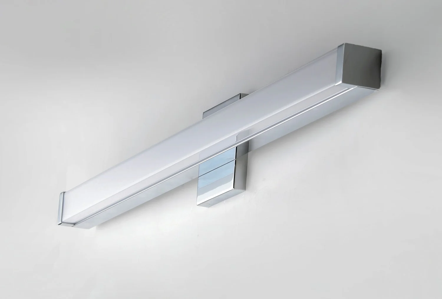 Spec 1-Light Integrated LED Bathroom Vanity Light, Polished Chrome - Image 2