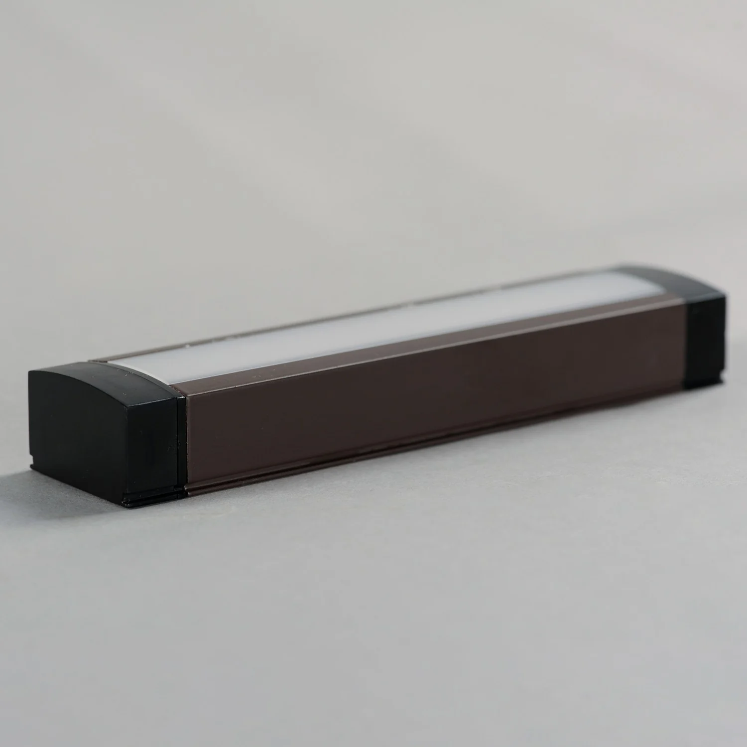 CounterMax 6 in Integrated LED Under Cabinet Light, Bronze - Image 4