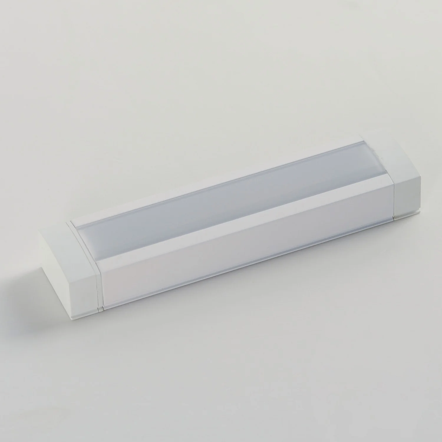 CounterMax 6 in Integrated LED Under Cabinet Light, White - Image 3