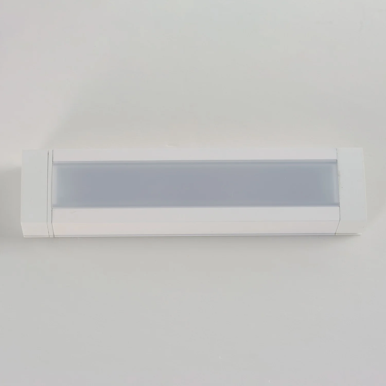 CounterMax 6 in Integrated LED Under Cabinet Light, White - Image 4