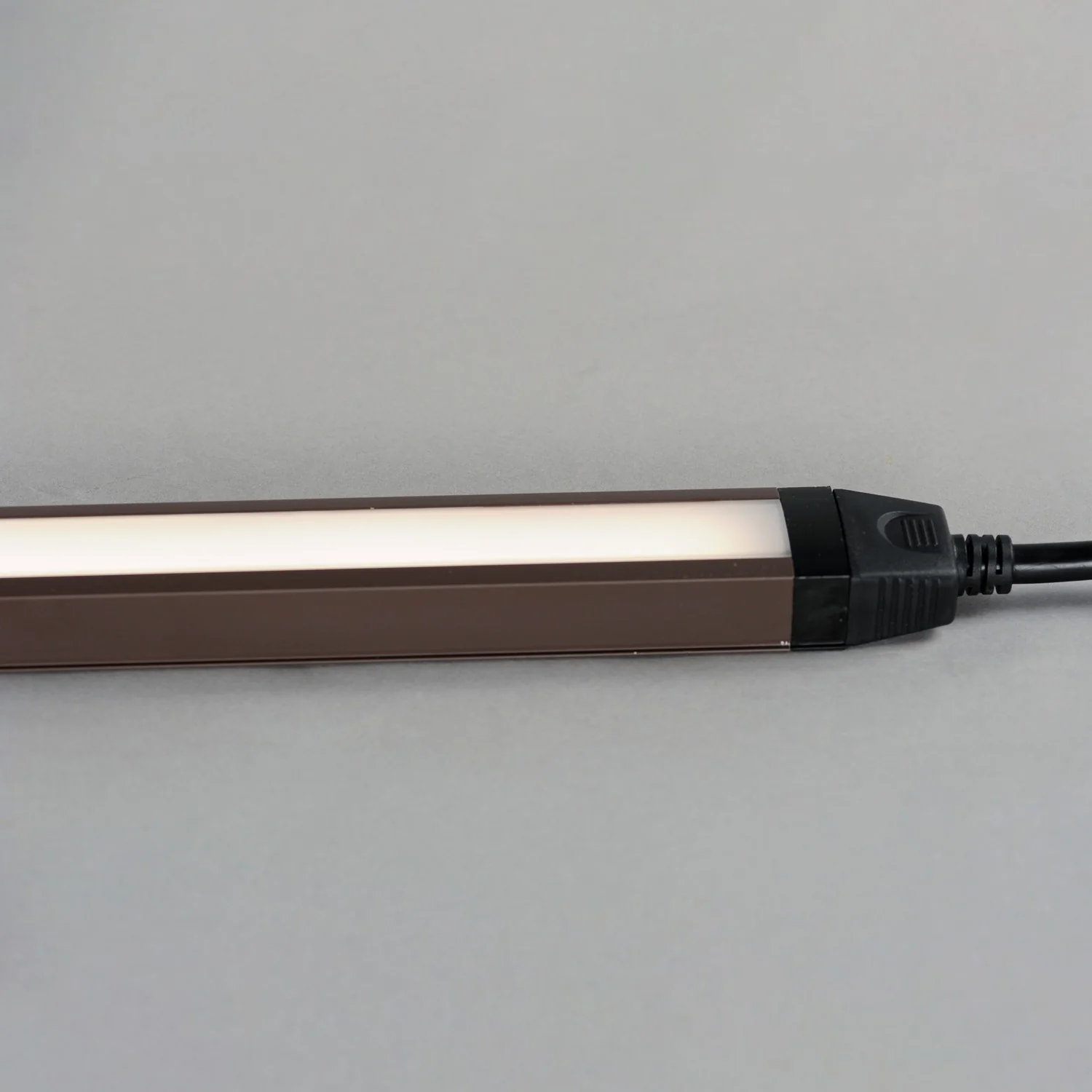 CounterMax 24 in Integrated LED Under Cabinet Light, Bronze - Image 4