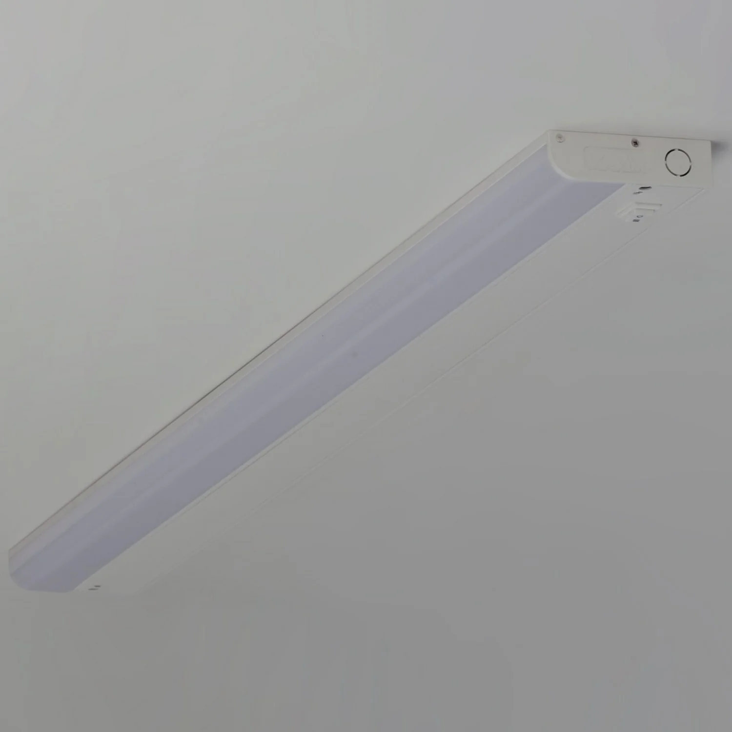 CounterMax 36 in Integrated LED Under Cabinet Light, White - Image 4