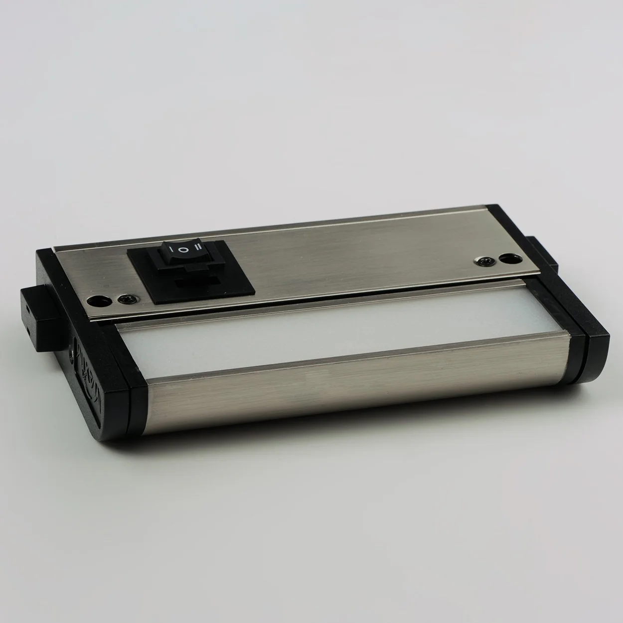 CounterMax 6 in Integrated LED Under Cabinet Light, Satin Nickel - Image 3
